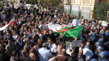 Les praticiens de la santé publique reconduisent leur grève:”des lobbys au gouvernements détournent la tutelle de satisfaire nos revendications”