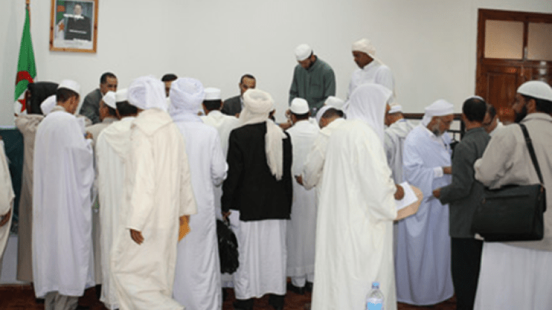 نقابة الأئمة بوهران تشتكي من “التجاوزات” وتدعو الوزير لفتح تحقيق