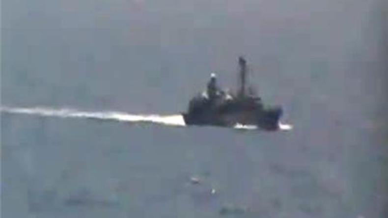 Syrian 'warships shell port city of Latakia'
