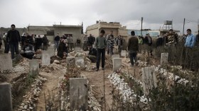Troops battle opposition fighters in Homs