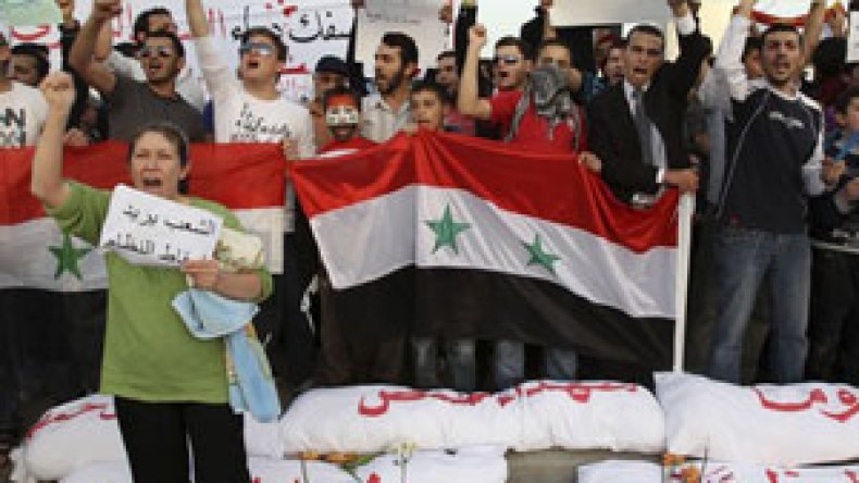 ‮”‬الجيش‭ ‬السوري‭ ‬يمنع‭ ‬أهالي‭ ‬درعا‭ ‬من‭ ‬أداء‭ ‬صلاة‭ ‬الجمعة‮”‬