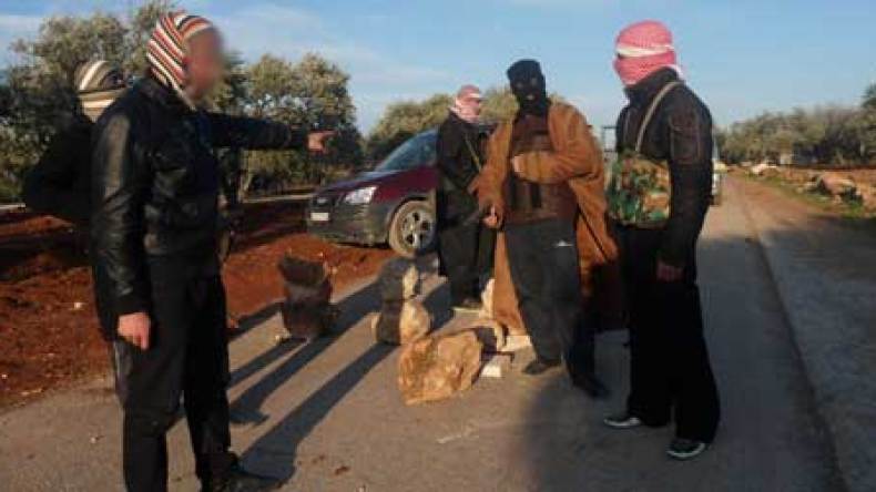 شبيحة الأسد أرغمونا على ترديد “لا إله إلاّ بشار”