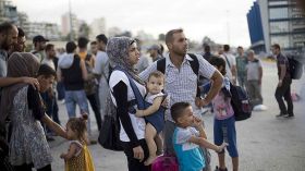 تزايد تدفق المهاجرين على النمسا من المجر