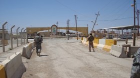 العراق يعيد فتح منافذه الحدودية المغلقة مع سوريا الاثنين