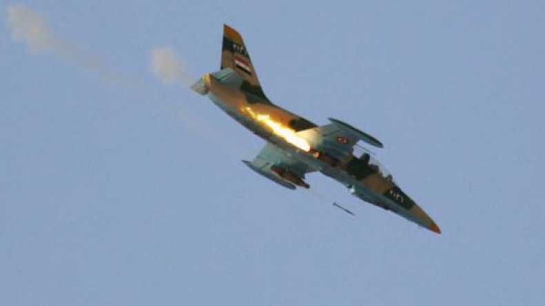 إسقاط طائرة حربية سورية في حماة ومصرع أحد طياريها