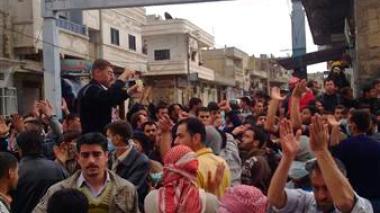 Syrie : un chef de police limogé, les troubles continuent