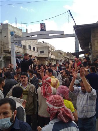 Syrie : un chef de police limogé, les troubles continuent