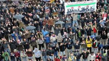 Syrie: des centaines d'étudiants manifestent à Alep (militants)