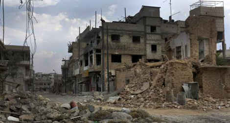 Au moins 25 morts en Syrie, les habitants à Qousseir creusent des abris