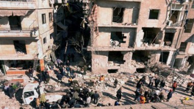 Syrie: 13 morts lundi, combats en cours près d'Alep et de Deir Ezzor