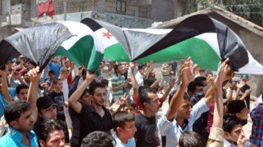 Syrie : “100 chars” aux abords d'un quartier d'Alep