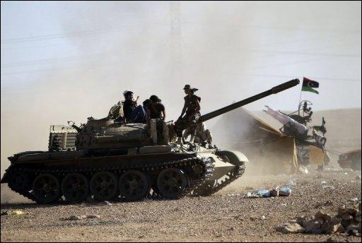Libye: prise de deux importantes villes par les anti-Kadhafi, Syrte résiste