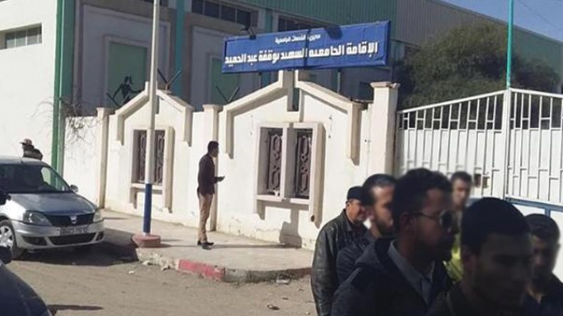 طلبة جامعيون يهاجمون ابنة شهيد في يوم الشهيد بتبسة