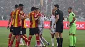 “الكاف” يدعو أطراف الأزمة لحضور اجتماع لجنة الانضباط