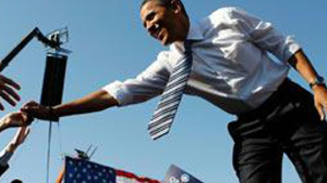 أوباما يصنع التاريخ كأول رئيس أمريكي من أصل أفريقي ويعد بالتغيير