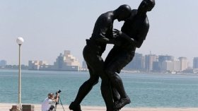 نطح زيدان ماتيراتزي في برلين فوصل الصدى إلى الدوحة!