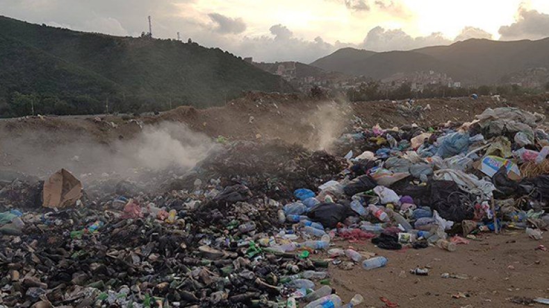 مفرغة عشوائية جديدة بدل منتجع سياحي على شاطئ ببجاية