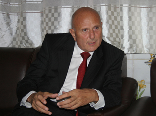 L’opposant Nadjib Chebbi à Echorouk : La candidature de Ben Ali pour un 5ème mandat est regrettable