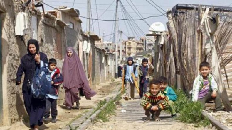عائلات حي” الحفرة “بواد السمار يعيشون على الأعصاب