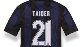 تايدر سيرتدي قميص الإنتر رقم “21”