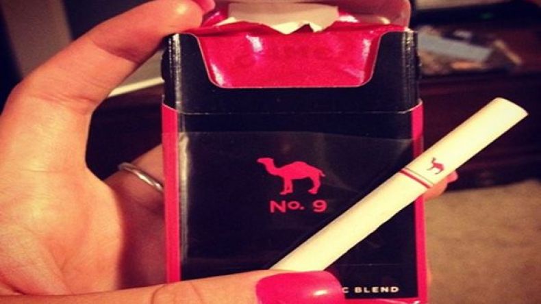 المرأة المدخنة.. أنيقة ومتحضرة ومثيرة!