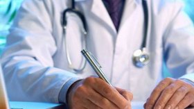 طبيب أم.. عاء؟