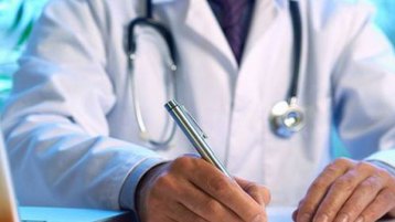 طبيب أم.. عاء؟