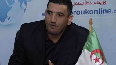 كريم طابو.. يحلل المشهد السياسي يتهم السلطة.. ويتذكر “آيت أحمد” !