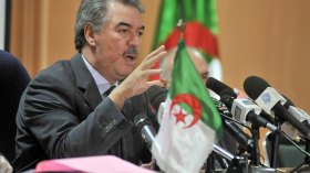 حجار يجمد القرار المتعلق بالتربصات العلمية في الخارج