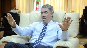 طلبة وحملة ماجستير ودكتوراه علوم يرفعون عريضة مطالب إلى حجار