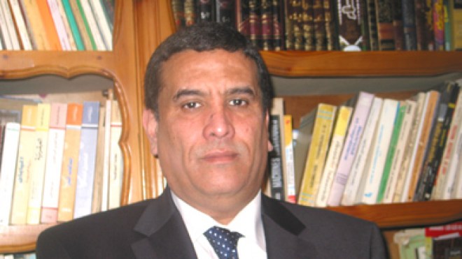 عالم في الفيزياء يغادر الجزائر نحو كندا بسبب التهميش