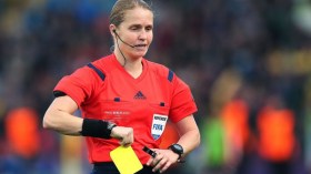 اللاعب الجزائري حساس من التحكيم النسوي