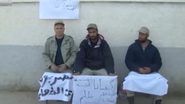 معسكر: ثلاثة عمال بمؤسسة جمع النفايات يضربون عن الطعام بسبب “التهميش”