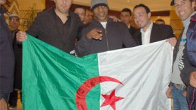 مايك تايسون والنجمة لوري باستر في قاعة ابن خلدون بالجزائر