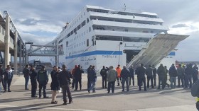 خمور فاخرة ومحركات سيارات وهواتف غير مصرح بها كانت على متن “بن زياد”