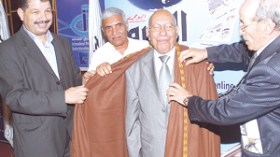 هكذا عوضنا العلم الفرنسي بالراية الوطنية على مبنى الإذاعة والتلفزيون