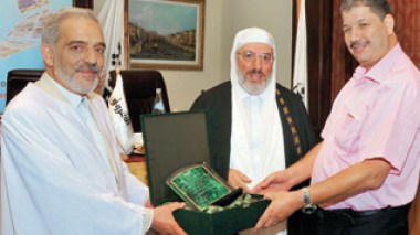 Cheikh Mamoune Kacimi El Hassani honoré par Echorouk