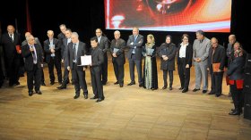 أبطال”أعصاب وأوتار” يكرمون وبشير بن محمد في انتظار التفاتة