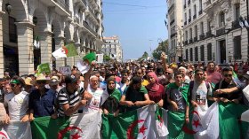 “المنظمات لا تمثلنا ونريد إشراكنا في الحوار”