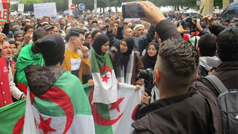 “يجب احترام إرادة الشعب”