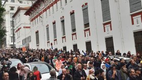 “نطالب بجمهورية جديدة”