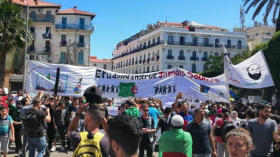 الطلبة يضخون دماء جديدة في الحراك الشعبي