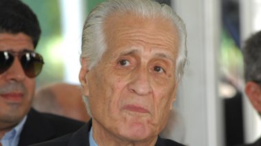 Taleb Ibrahimi à Chadli:je ne resterai pas dans un gouvernement qui tire sur sa population avec des balles