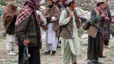 Afghanistan: 3 kamikazes présumés tués et 2 autres blessés