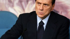 سيلفيو بيرلسكوني يعلن انتصاره على “الزبالة”