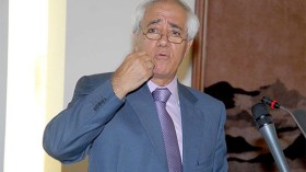 تمار: الجزائر لا تملك المناورة لتجنب الإقتراض من الخارج