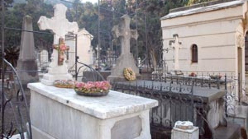 ساركوزي وراء التنصير وأطراف تنشط لنشر اليهودية بالجزائر