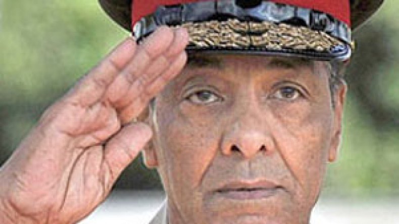 المشير طنطاوي يرفض الرد على سؤالين بشأن قضية مبارك