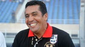 رشيد الطاوسي: أتمنى تأهل الجزائر وترشيحها للقب سابق لأوانه