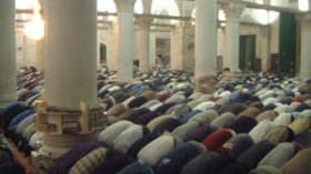 منح أكثر من 300 ترخيص، و38  مفتشا لمراقبة الأئمة في صلاة التراويح